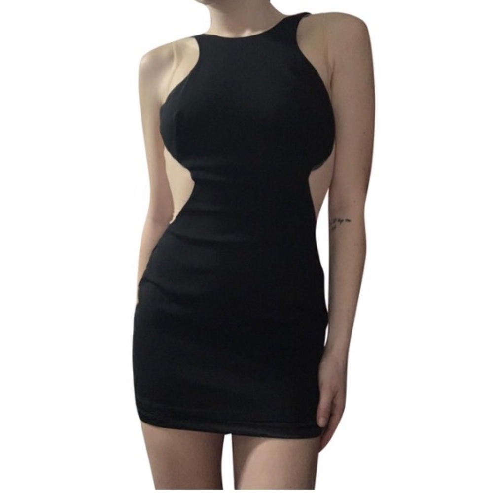 Shape Shifting BodyCon Dress 🖤